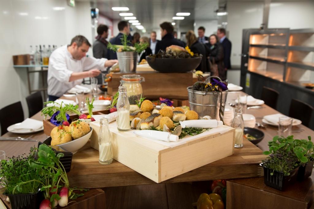 contract catering companies london