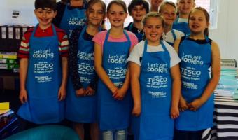 MP joins Tyne & Wear school children for a Friday feast