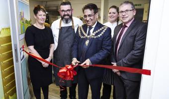 Hounslow Mayor opens Chartwells Creative Kitchen