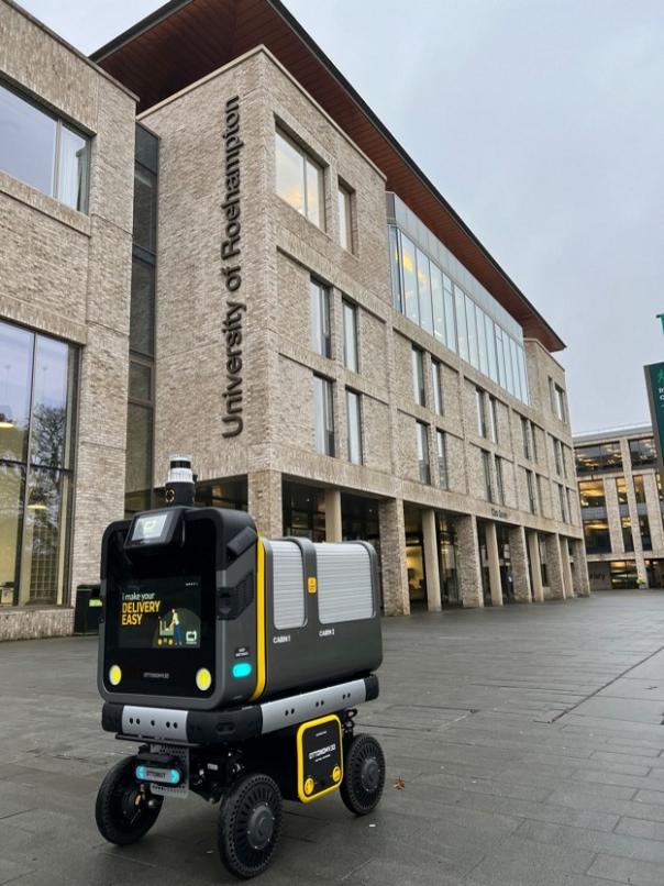Elior UK introduces new robot delivery service at University of Roehampton 